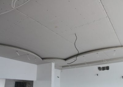 Монтаж потолка из гипсокартона в Уфе